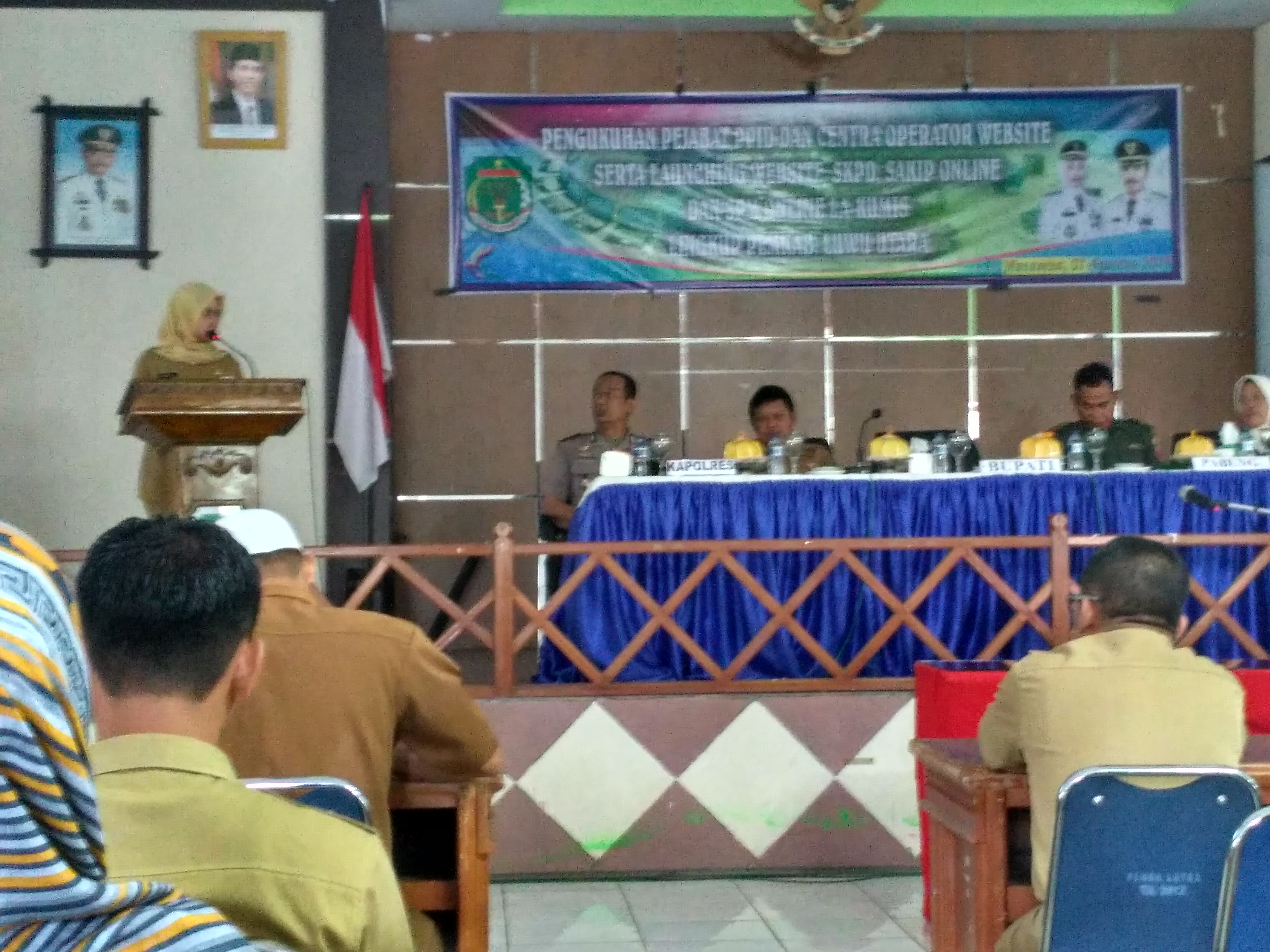 PENGUKUHAN PPID DAN CENTRA OPERATOR SERTA LAUNCHING WEBSITE SKPD, SAKIP ONLINE DAN SPM ONLINE LA-KUM